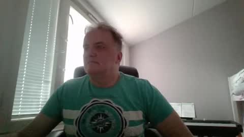 Snapshot of tero007 chatting on September 18, 9:11 am tero007 online show from September 18, 9:11 am