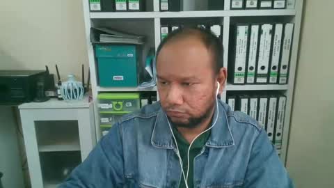 yours online show from December 13, 4:22 am