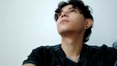 Snapshot of thebluesky_18 chatting on October 22, 9:24 am thebluesky_18 online show from October 22, 9:24 am