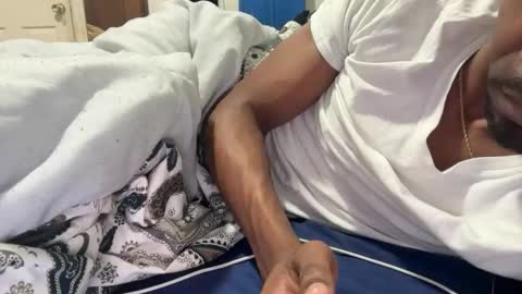 Snapshot of theeshooterr chatting on February 6, 11:10 am theeshooterr online show from February 6, 11:10 am