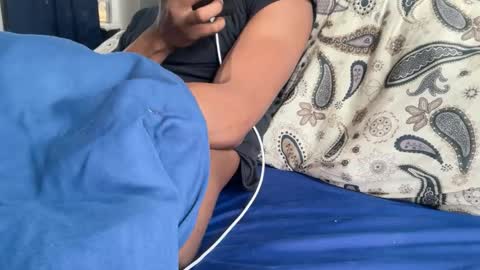 Snapshot of theeshooterr chatting on December 17, 5:26 pm theeshooterr online show from December 17, 5:26 pm