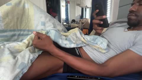 Snapshot of theeshooterr chatting on September 16, 1:56 pm theeshooterr online show from September 16, 1:56 pm