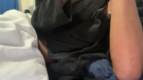 Snapshot of theeshooterr chatting on December 3, 6:03 am theeshooterr online show from December 3, 6:03 am