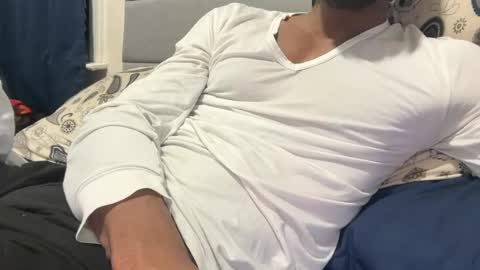 Snapshot of theeshooterr chatting on January 5, 6:35 am theeshooterr online show from January 5, 6:35 am