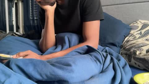 Snapshot of theeshooterr chatting on February 13, 5:22 pm theeshooterr online show from February 13, 5:22 pm