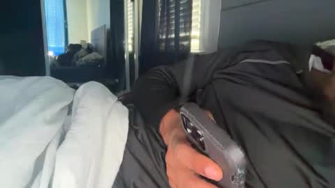 Snapshot of theeshooterr chatting on January 26, 4:09 pm theeshooterr online show from January 26, 4:09 pm