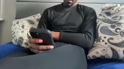 Snapshot of theeshooterr chatting on February 4, 4:50 pm theeshooterr online show from February 4, 4:50 pm