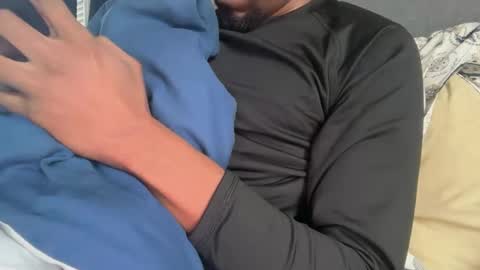 Snapshot of theeshooterr chatting on January 18, 5:26 pm theeshooterr online show from January 18, 5:26 pm