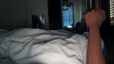 Snapshot of theeshooterr chatting on December 22, 12:49 pm theeshooterr online show from December 22, 12:49 pm