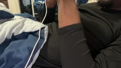 Snapshot of theeshooterr chatting on February 10, 12:19 am theeshooterr online show from February 10, 12:19 am