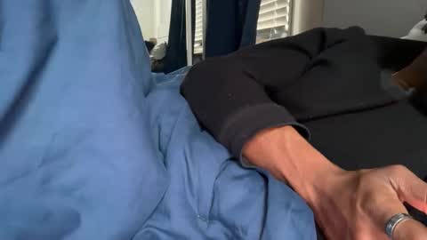 Snapshot of theeshooterr chatting on December 20, 1:43 pm theeshooterr online show from December 20, 1:43 pm