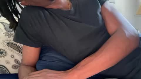 Snapshot of theeshooterr chatting on January 2, 6:01 pm theeshooterr online show from January 2, 6:01 pm