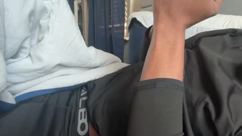 Snapshot of theeshooterr chatting on January 17, 4:04 pm theeshooterr online show from January 17, 4:04 pm