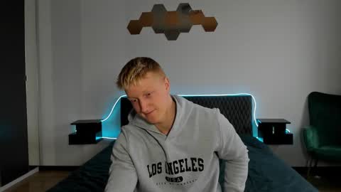 thejacob_d online show from December 18, 11:39 am