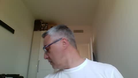 Themohican online show from April 4, 8:00 am