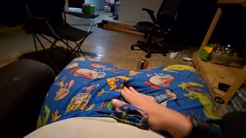 Snapshot of thenewone22901 chatting on October 19, 4:17 am thenewone22901 online show from October 19, 4:17 am