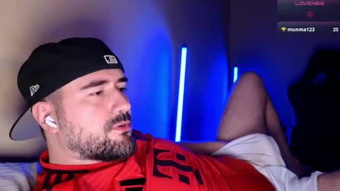 Theo Ravi online show from April 25, 3:42 am