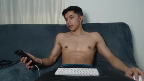 thesaint_xxx online show from November 15, 4:36 am