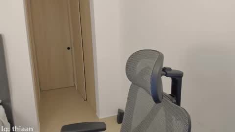 thiaan__ online show from November 8, 11:19 pm