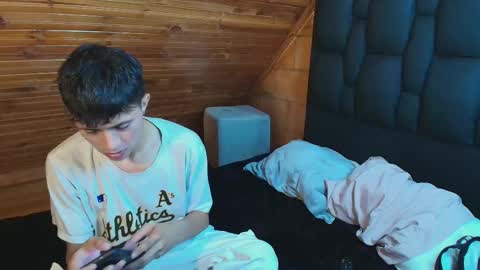 thiago_n_sam online show from November 9, 3:10 am