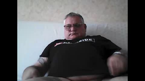 Snapshot of thierrysymp chatting on October 23, 4:32 pm Thierrysymp online show from October 23, 4:32 pm