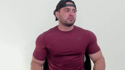 Thomas Brandon online show from November 18, 9:39 pm