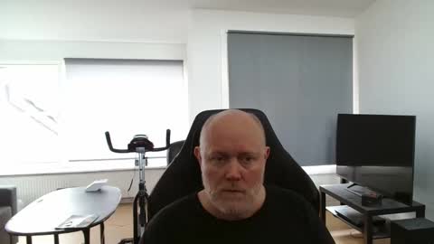 thomash32 online show from October 1, 11:03 am