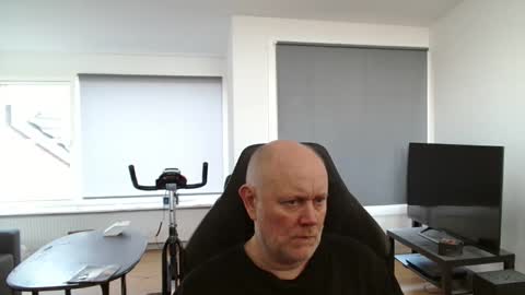 thomash32 online show from October 10, 8:41 am