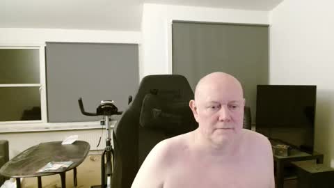 thomash32 online show from September 14, 10:01 pm