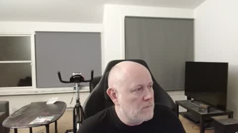 thomash32 online show from September 27, 9:01 pm