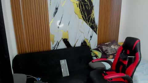 thomson_hot01 online show from January 8, 5:23 am