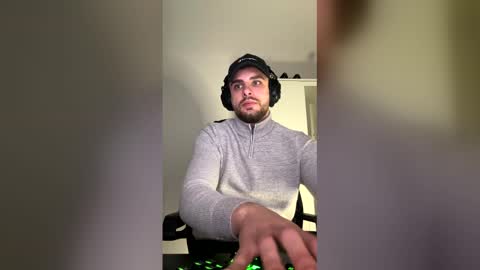 thorodinson03 online show from February 20, 3:36 pm