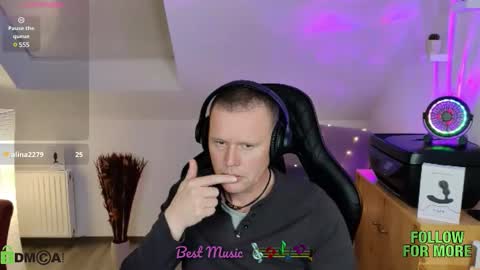 Snapshot of thunderbird02 chatting on February 15, 12:27 am Follow me Sgame por favor online show from February 15, 12:27 am