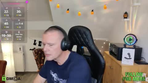 Snapshot of thunderbird02 chatting on October 26, 5:59 pm Follow me Sgame por favor online show from October 26, 5:59 pm