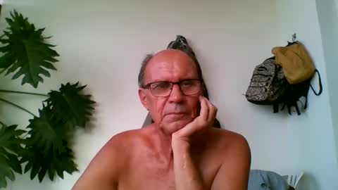 tiaretiareopui online show from January 10, 10:30 am