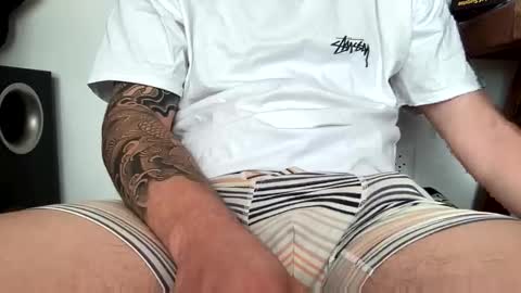 Snapshot of timbo345bigcok chatting on September 29, 2:57 pm timbo345bigcok online show from September 29, 2:57 pm