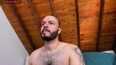 Snapshot of tom_bailey_ chatting on September 10, 12:26 pm   online show from September 10, 12:26 pm