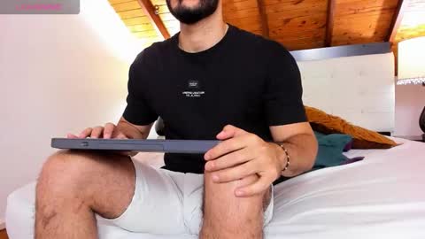 Snapshot of tom_bailey_ chatting on September 17, 12:39 pm   online show from September 17, 12:39 pm