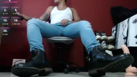 Tom online show from December 6, 10:49 am