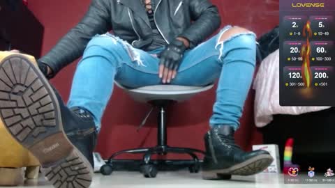 Tom online show from February 10, 11:02 pm