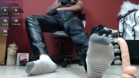 Tom online show from December 2, 11:32 am