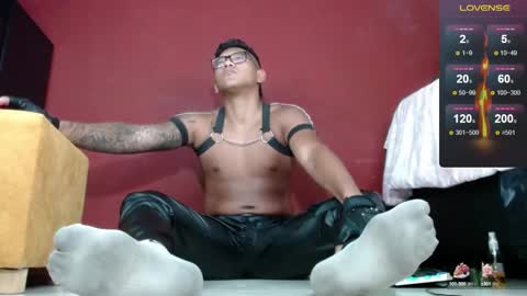 Tom online show from February 8, 9:35 am