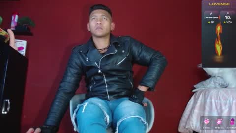 Tom online show from February 21, 11:32 pm