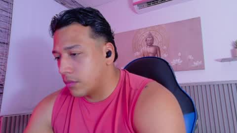 Tom muscle1 online show from April 6, 7:36 pm