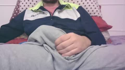 Snapshot of tommaso9046 chatting on January 7, 6:03 pm tommaso9046 online show from January 7, 6:03 pm