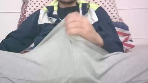 Snapshot of tommaso9046 chatting on December 4, 5:22 pm tommaso9046 online show from December 4, 5:22 pm