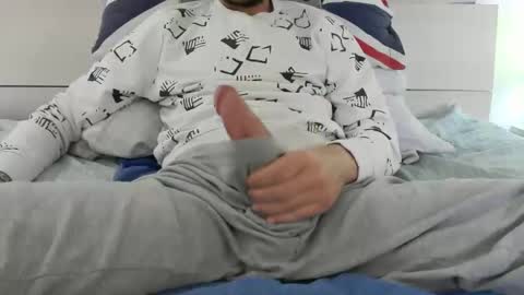 Snapshot of tommaso9046 chatting on October 12, 2:33 pm tommaso9046 online show from October 12, 2:33 pm