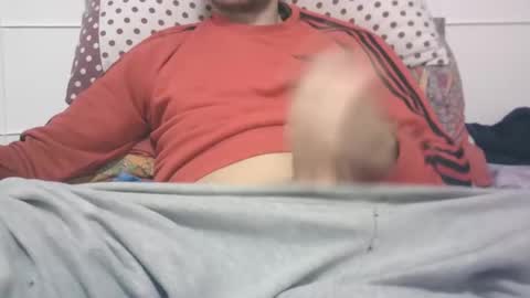 Snapshot of tommaso9046 chatting on January 17, 6:36 pm tommaso9046 online show from January 17, 6:36 pm