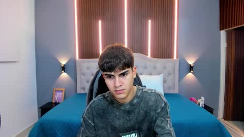 Tommy  online show from November 5, 4:25 am