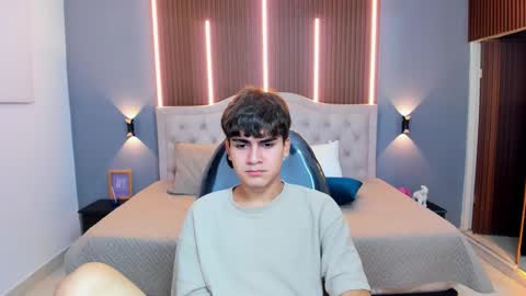 Tommy  online show from November 29, 4:14 am